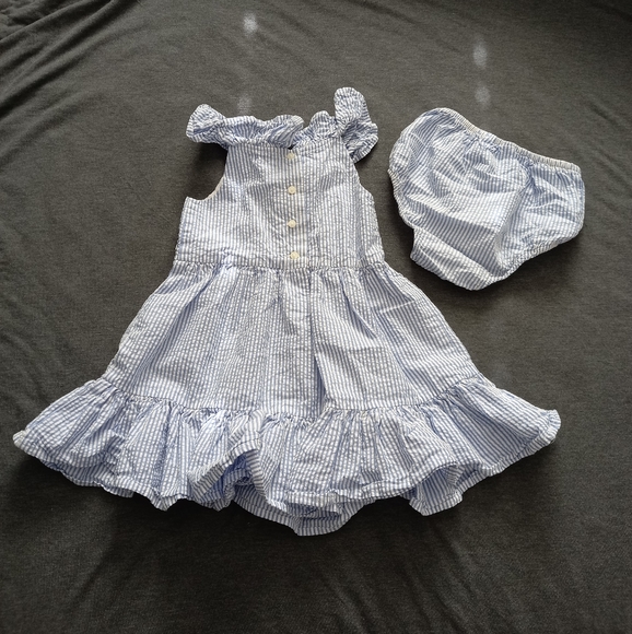 Ralph Lauren Seersucker Dress with matching Shorts - Picture 2 of 6